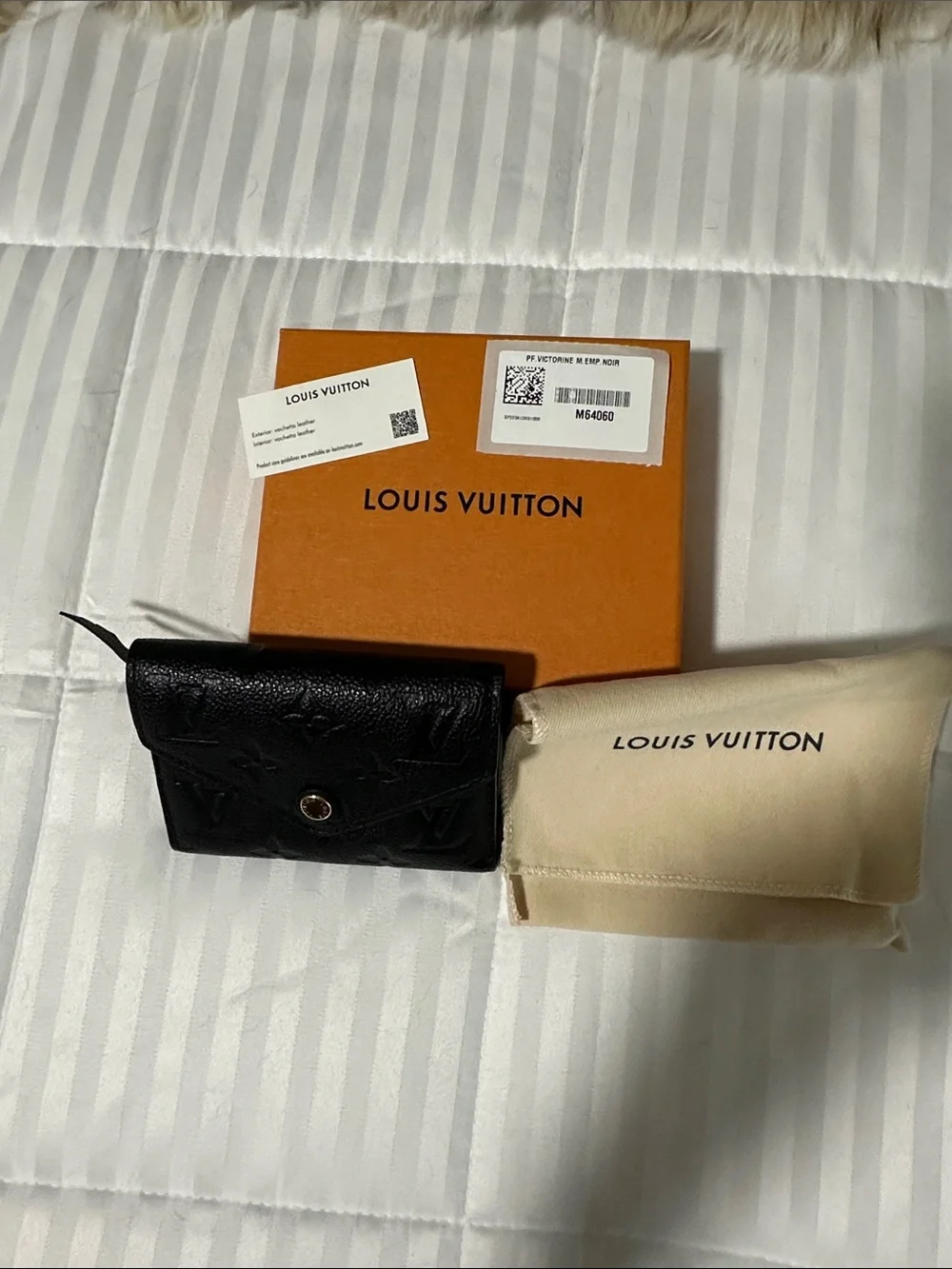 Louis Vuitton Victorine Black Monogram Empreinte Small envelope-style Wallet - Picture 3 of 11
